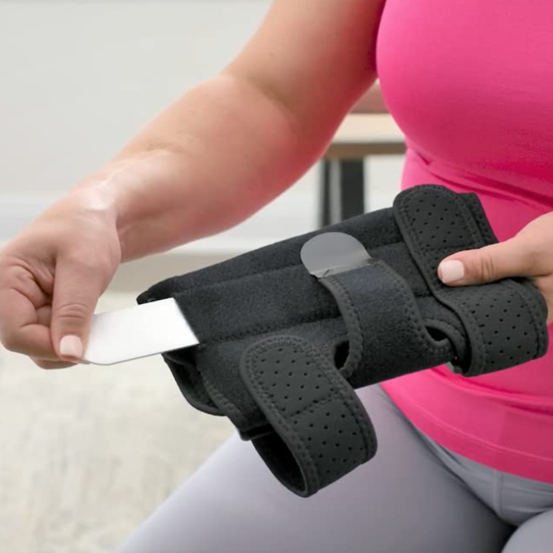 Atipport de coude confortable et respirant soutenu par les métaux